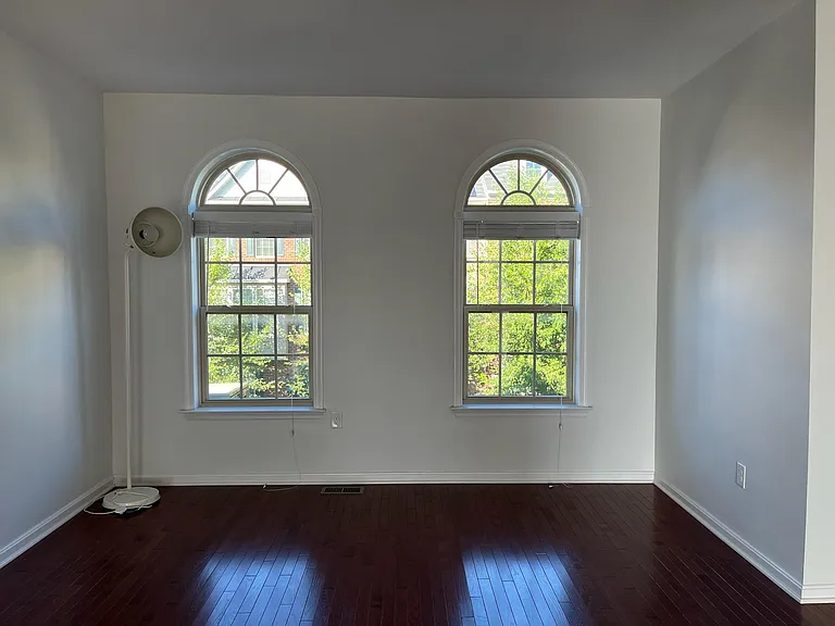 9507 Smithview Pl — Photo 2