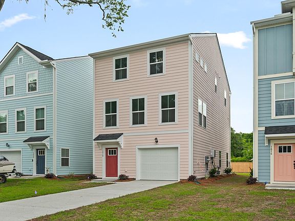 2nd image of 1818 Helm Ave