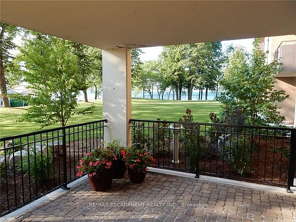 3rd image of 500 Green Rd #1512