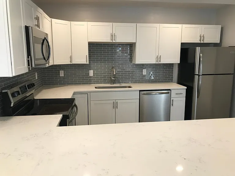 213 Gertrude St #2 — Photo 7