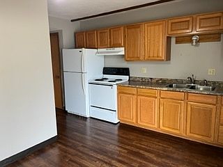 2nd image of 110 Forest Ave #11162766
