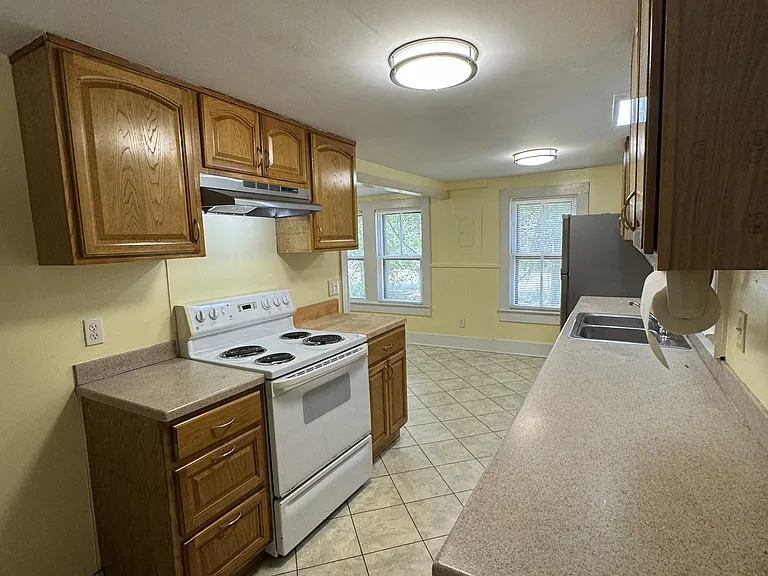 616 Clearlake Rd — Photo 4