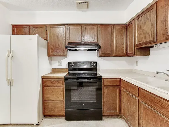 1000 41st Ave NE APT 204, Columbia Heights, MN 55421