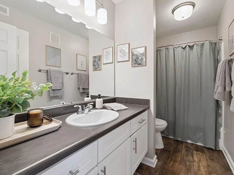Shadow Ridge Apartment Homes — Photo 11