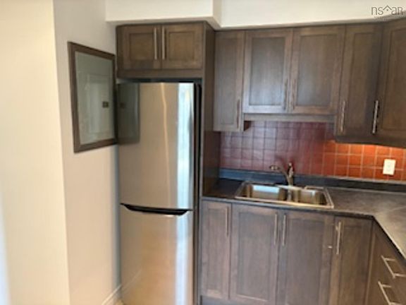 4th image of 6369 Coburg Rd #305