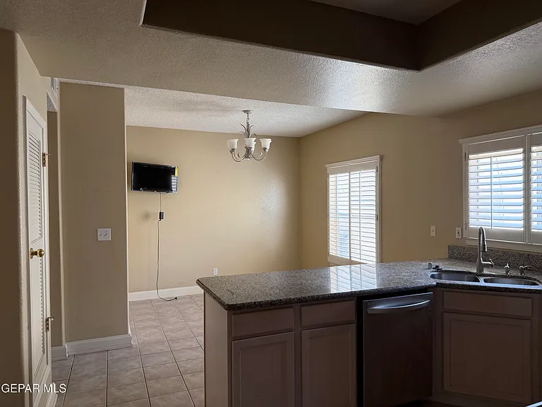 917 Tecate Pl — Photo 14