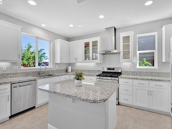 2nd image of 2737 Rio Seco Dr