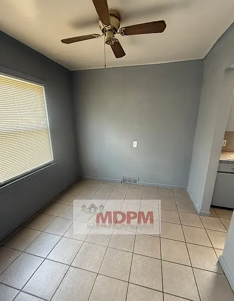 3 bed, 966 sqft, $995 — Photo 3