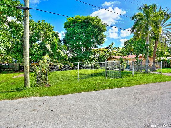 3rd image of 3801 Oak Ave