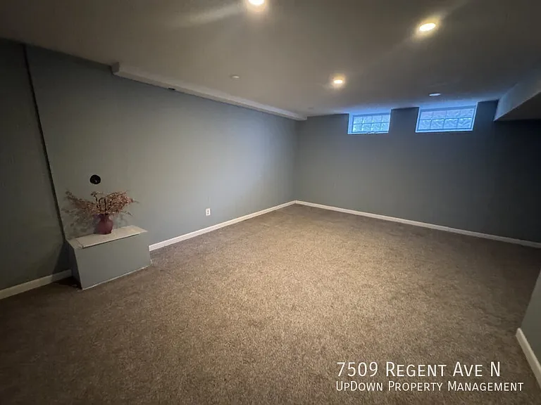 7509 Regent Ave N — Photo 21