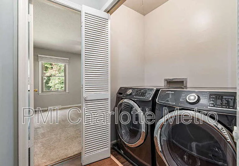 8615 Beechbrooke Rd — Photo 18