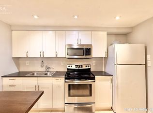 139 Charlton Blvd #B2, Toronto, ON M2R 2J2
