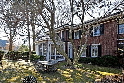 4th image of 9 Southmoor Dr