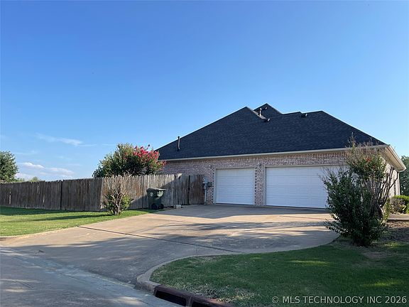 2nd image of 3700 Shefield