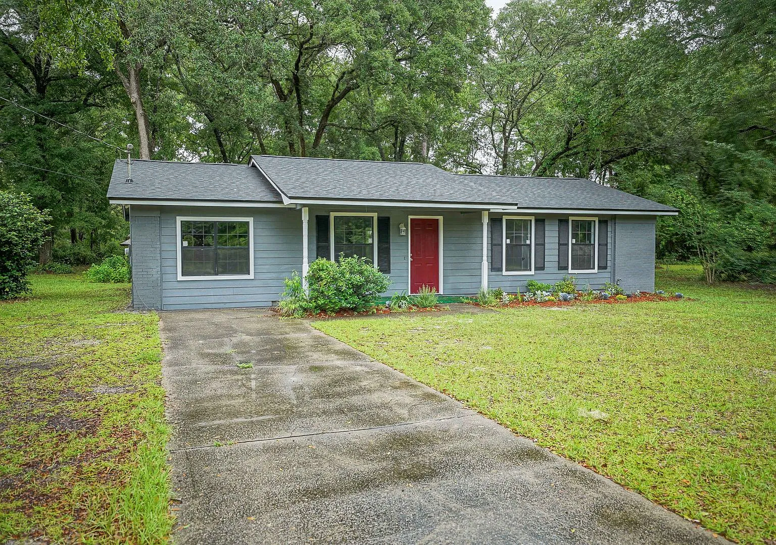 4/2 Single Family Home — Photo 3