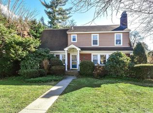 6 Litchfield Rd, Port Washington, NY 11050