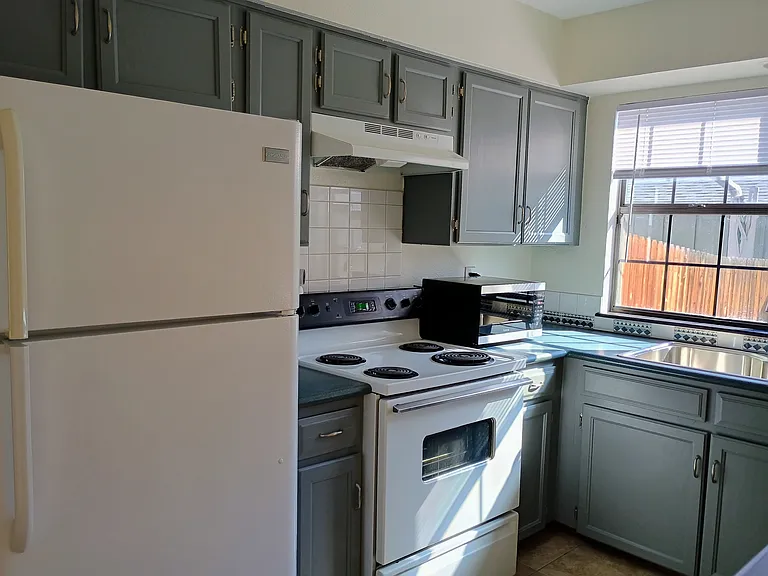 10360 E Jewell Ave — Photo 9