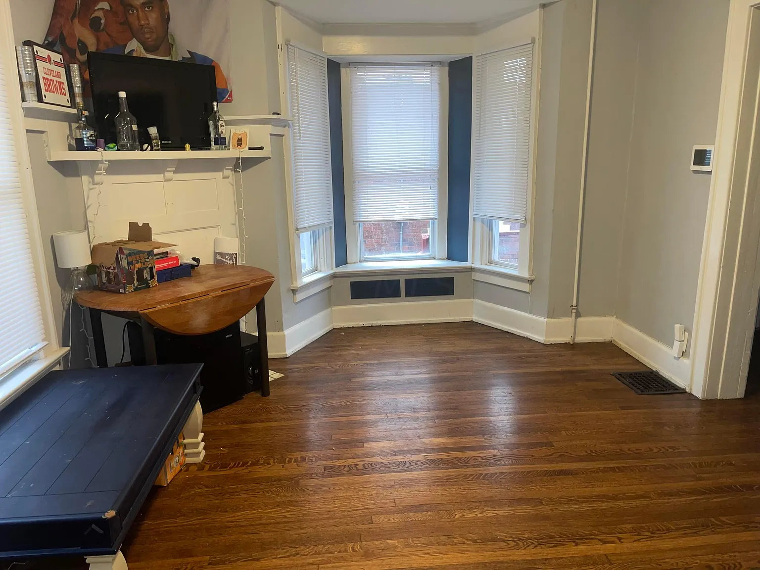 5 bed, 3.0 bath, 2122 sqft, $2,500 — Photo 1