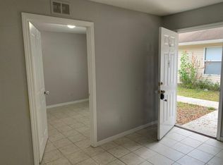 4915 5th St, Zephyrhills, FL 33542