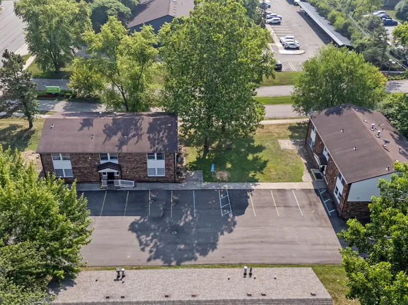 Chestnut Oaks Apartments, 15929 W Eleven Mile Rd #A101, Southfield, MI 48076