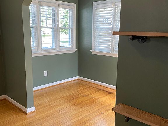 4th image of 569 N Harvey St #1