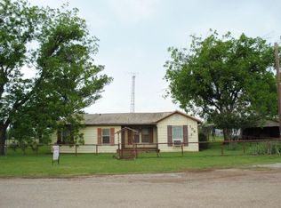 106 Simmons St, Loving, TX 76460