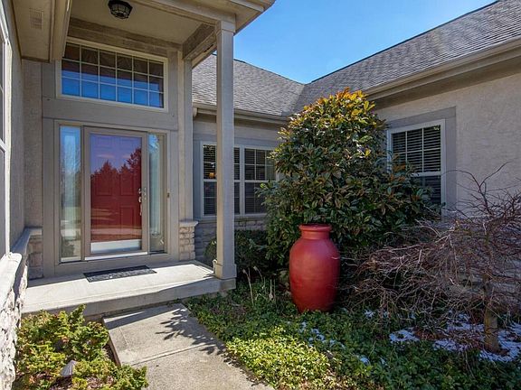 3rd image of 4704 McGreevy Ct