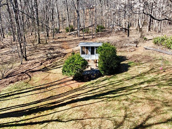 3rd image of 112 Boonsboro Dr