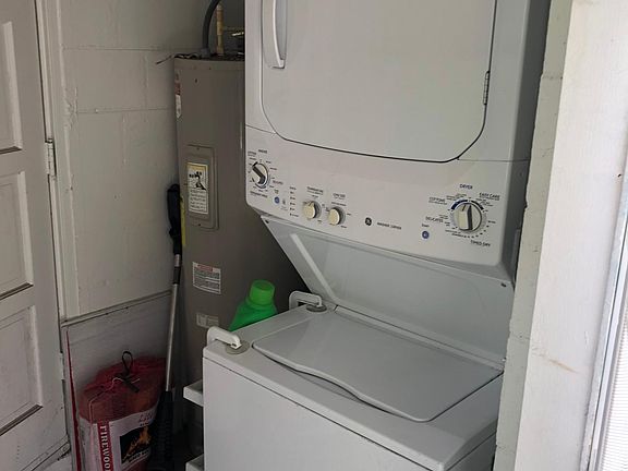 2nd image of 20 Lemon Ln