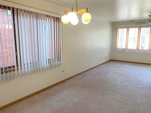4th image of 2626 S Emerald Ave