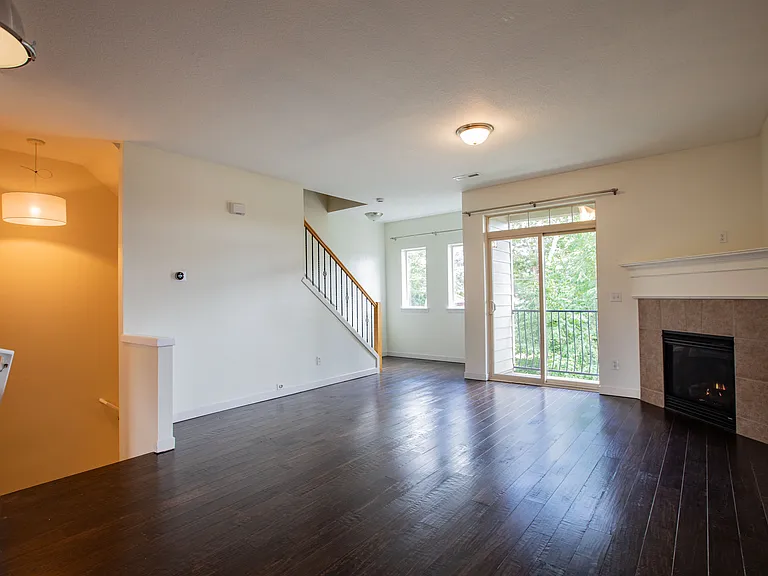 8450 NE Noelle Way — Photo 3