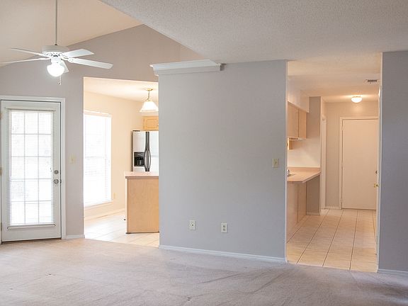 3rd image of 1723 Evans Ct