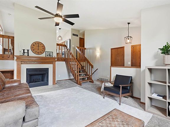 5th image of 823 Pepper Dr
