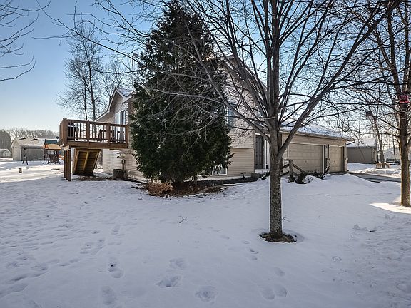 3rd image of 740 S Lewis Ave