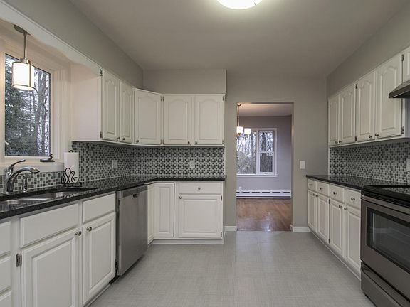 4th image of 2545 Linda Ave SE