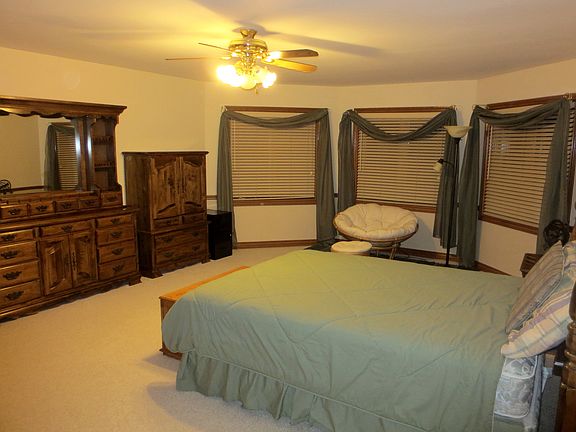 22’-2” x 15’-10” Bedroom #2 