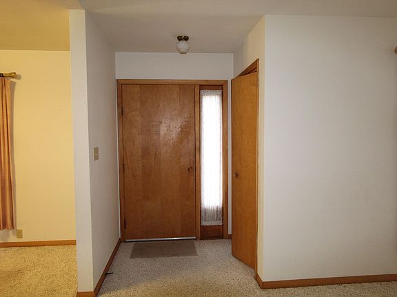 3rd image of 318 Hill Ave