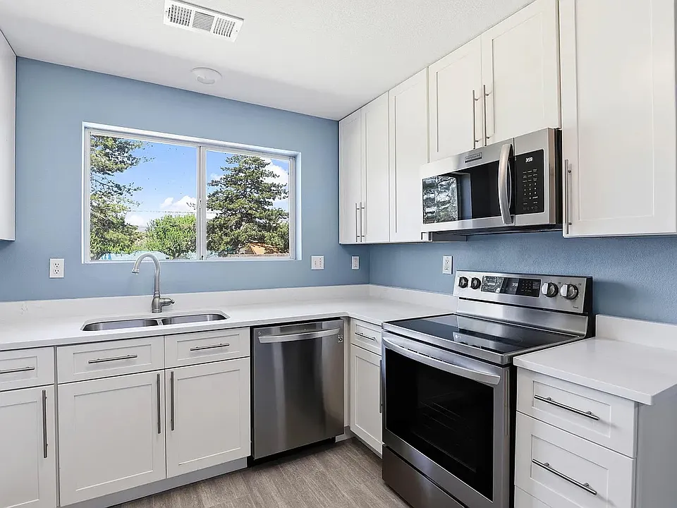 Oak Knoll Dr