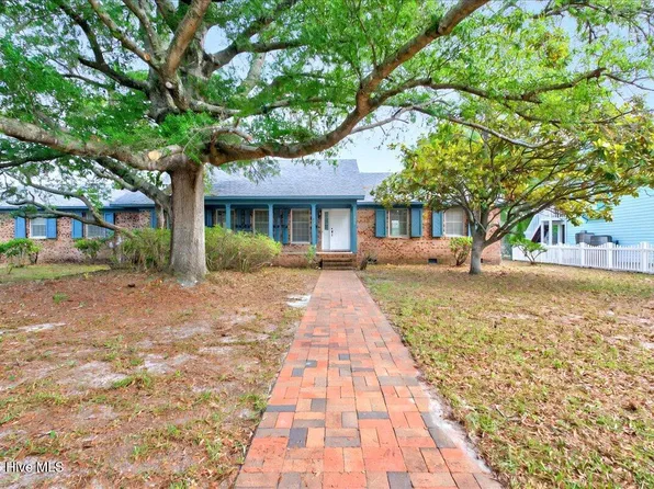 206 W Yacht Drive, Oak Island, NC 28465