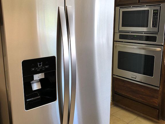 5th image of 1055 Colette Dr