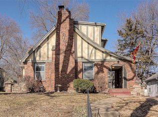 28 E Dartmouth Rd, Kansas City, MO 64113