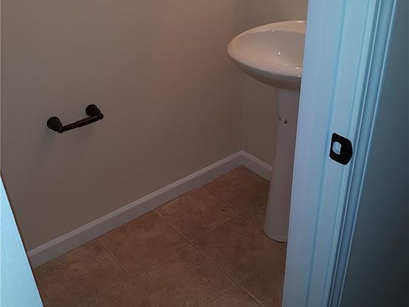 3rd image of 1796 Millstream Holw