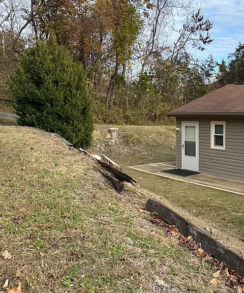 940 Jennelle Rd — Photo 13