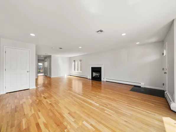 229 Franklin Avenue image 5 of 27