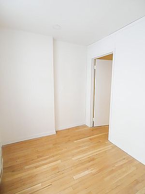 4th image of 104 E 31st St APT 1D