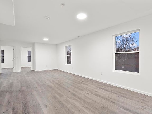 3rd image of 12 E Ferry St #2B