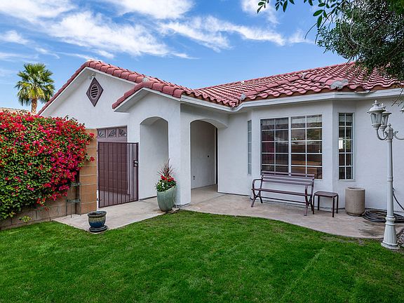 3rd image of 52180 Avenida Mendoza