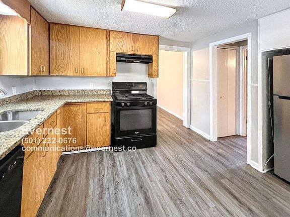 2nd image of 3616 Sycamore St