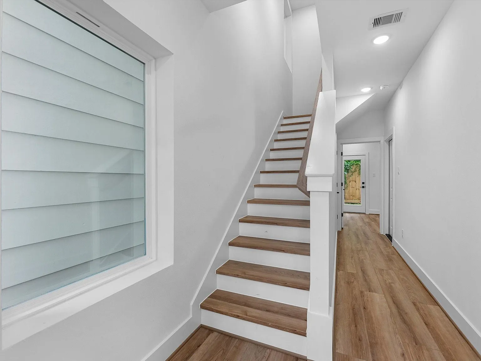 4804 Elysian St — Photo 3