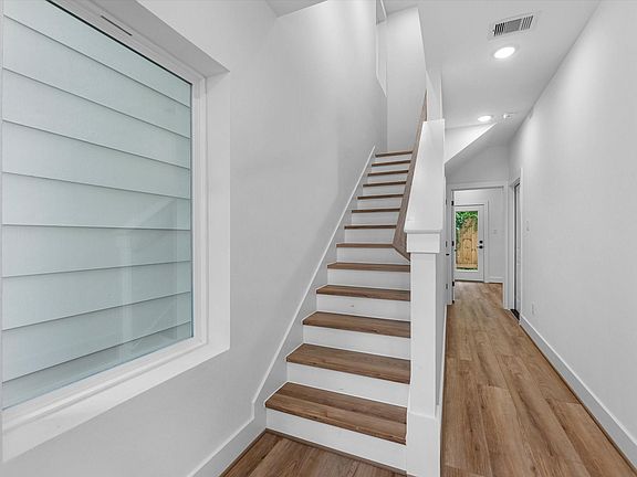 3rd image of 4804 Elysian St #B